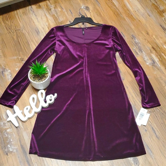 Dress - Picture 2 of 3